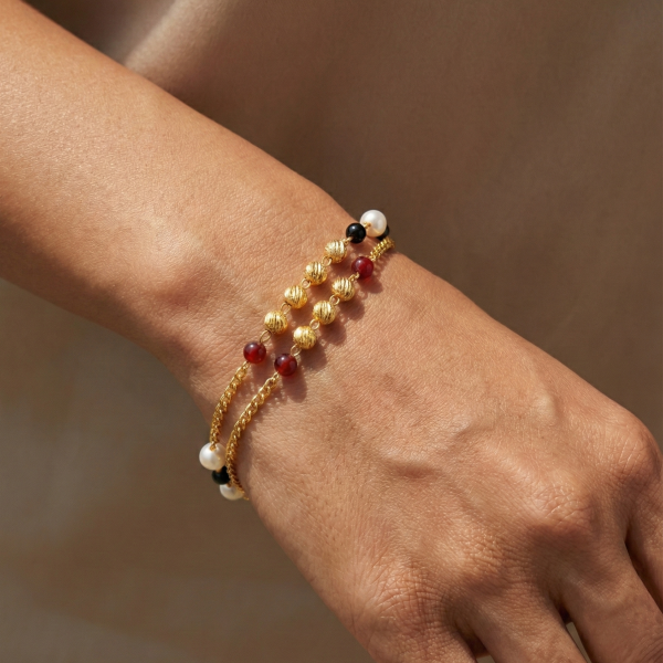 Elegant Pearl & Gold Bead Bracelet